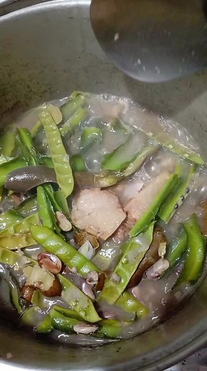 Dinengdeng a bunga ti singkamas, pallang, patani, ken lampakan (rabok) nga aba. Naalseman iti salamagi. #dinengdeng #rabok #lampakan #ilokanofood #ilokanodish #bungatisingkamas #singkamas #pallang | Ilokano Food Naimas