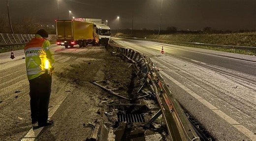 Video: Snowfall, icy roads spell trouble on Netherlands roads; One dead in Rotterdam