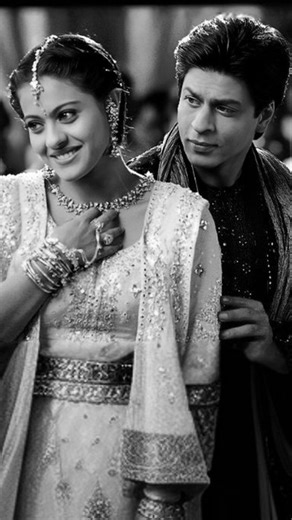 🌻♬ | Bade mazakiaa ho..Bade majakia ho🖐🏻👫 @pawxssiesh eve bachiiiiiii💃 | sp-@sayonaraaascp | #kabhikhushikabhigham #k3g #srk #kajol | | Instagram