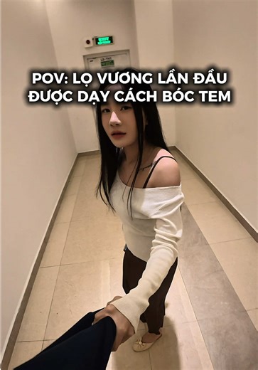 Lọ vương học cách bóc tem lần đầu