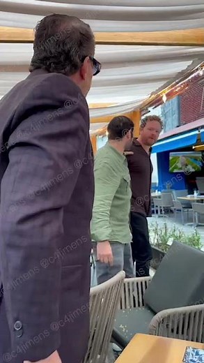 Alfredo Adame arroja un yakimeshi a un mirrey que presuntamente lo llamó “pito-chico”.