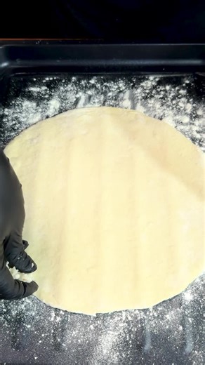 easy cheesy pizza #viralvideos #foryoupage❤️❤️ #recipes #cookingwithasmr #easycooking @Cooking With Asmr