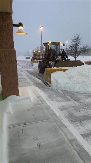 Another job well done by our team at a commercial property we service for snow. Keep up the good work. You got to love that 32' wide pass moving a lot of snow at once.... 👏🏻 | B&B Containers, Inc.