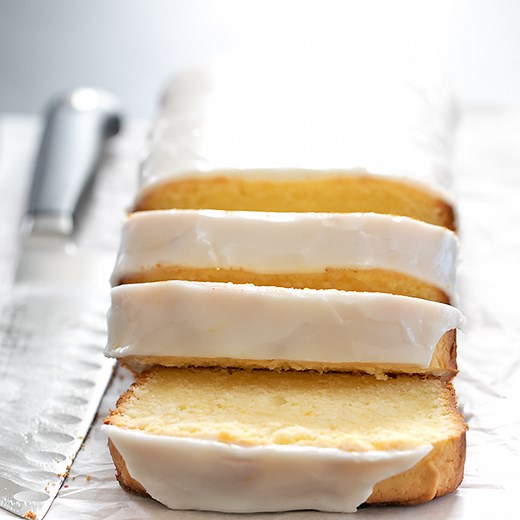 Gluten Free Lemon Pound Cake that’s rich, dense, bursting with real lemon, glazed to perfection - like it popped out of the bakery case and walked into your kitchen! 🍋🍋🍋🍋🍋 ⬇️⬇️⬇️⬇️⬇️ For full recipe details: https://glutenfreeonashoestring.com/gluten-free-starbucks-iced-lemon-pound-cake/ Ingredients: All purpose gluten free flour blend Xanthan gum Cornstarch (or arrowroot or potato starch) Kosher salt Lemon zest Unsalted butter Cream cheese Granulated sugar Eggs Lemon juice Confectioners su