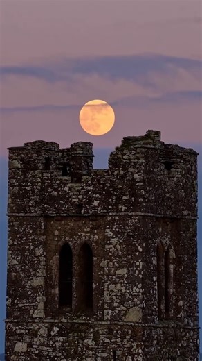 Tonight, the full moon rises over The Hill of Slane. Tell us your best full moon viewpoint! 📸: @dronescapes_ireland [IG] #IrelandsAncientEast #FullMoon | Ireland's Ancient East