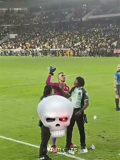 Footballer with Haters ☠️🥶 | Let the Game Speak #football #haters #skulledit #hypercuts #edit