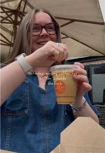 You MUST add @Two Islands to your itinerary when visiting Abersoch!! Probably multiple days in a row because the coffee is SO good you WILL want to return!!🌞🫶🏻✨ #twoislands #abersoch #northwales #coffeeshop #coffee #coffeetiktok #glutenfree #coffeedate #icedlatte