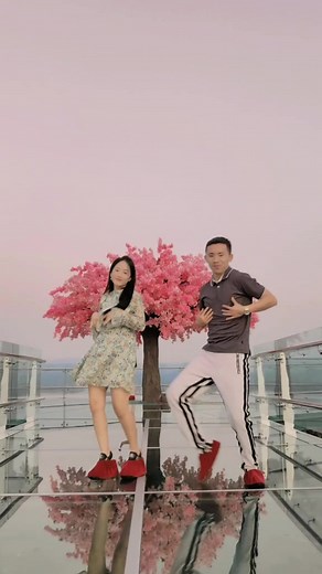 lis foom maiv zuag thoj