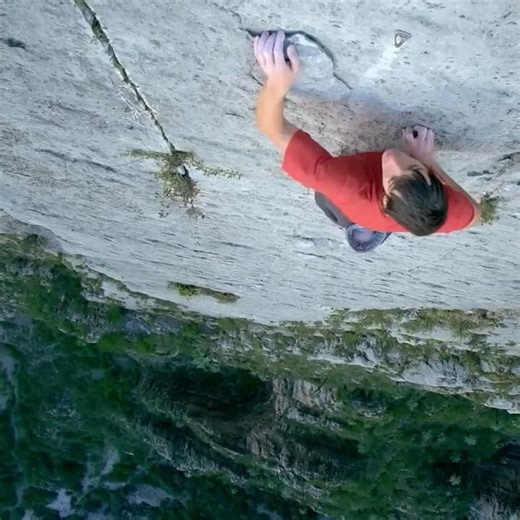 Alex Honnold FALLS During Free Solo
