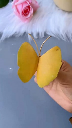 38K views · 938 reactions | How to make butterflies with leaves #crafts #crafting #diy #craft #diycrafts #diys | Craft Home | Facebook