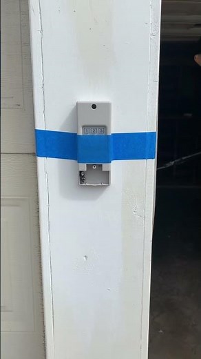 Installing a universal garage door keypad PT 1