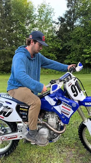 Had to see how the ‘02 YZ426 sounded after putting on some @backyarddesign graphics 😂 Probably should fix the dent on the header pipe and a few other things too, but the bike looks way faste | Warner Shune