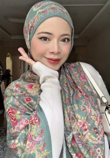 my first modal & it’s from @Withsoof!! can’t believe this is the first modal i own? 😻♥️