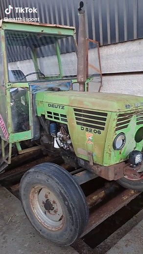 brullen voor de mestmixer💪🏻✅️ #deutzfahrpower💚 #deutzfahr #d5206