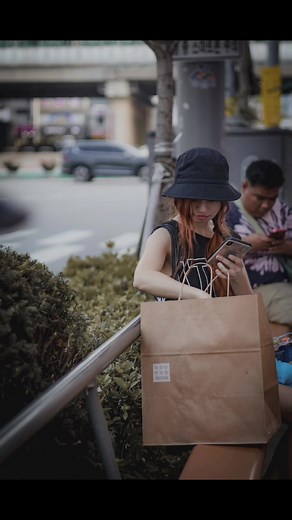 Capturing Candid Street Photos: A Story of Surprise and Joy
