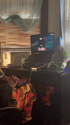 When you play osu!mania 🎹⌨️ on the go 💨 #osu #osugame #osu!mania #musicgame #rhythmgame #void