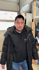 🇨🇭 Client Suisse – Pont différentiel Audi S3 Notre client a payé 790€ pour un pont différentiel arrière d’occasion pour son Audi S3. ✔ Kilométrage : environ 90 000 – 98 000 km ✔ Pièce contrôlée ✔ Retrait en magasin Le client a préféré venir directement chercher la pièce. 👉 Vous avez le choix : • Commander en ligne • Retrait en magasin • Livraison partout en Europe 📍 Nos adresses : AAPIECES Cannes – 32 avenue Maréchal Juin AAPIECES Haguenau – 32 rue Maréchal Foch AATEILE Kehl – Allensteiner S