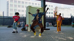 Watch Chaka Khan Launch Dance Party in Exuberant 'Like Sugar' Video