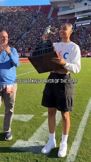 NCAA March Madness on Instagram: "JuJu Watkins was honored at the USC football game for winning the 2025 Naismith Women’s College Player of the Year. #NCAAWBB x 🎥 @uscwbb"