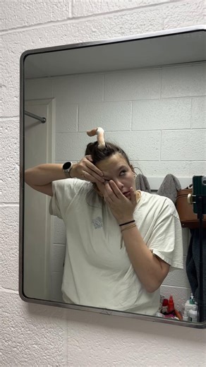 4 am with an hour commute! I’ll be feeling tired later today for sure #morningroutine #routine #grwm #utah #morning