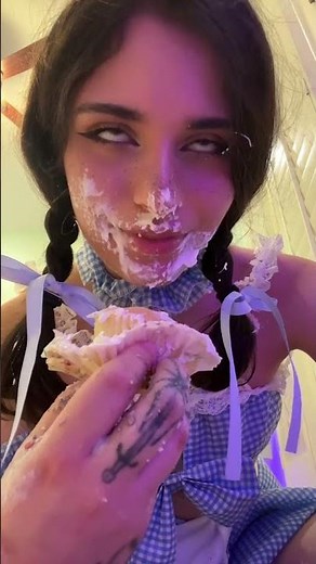 Messy cake ahegao #cake #ahegao #ahegaogirl #ahegaoface #tongue