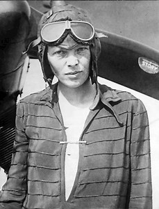 Amelia Earhart: Life and Mystery of the World's First Female Pilot Who Crossed the Atlantic Ocean
