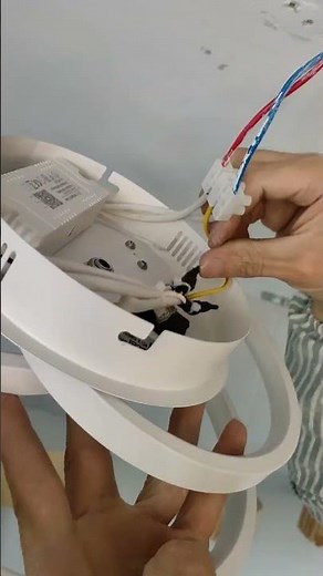 Comment installer un plafonnier facilement | Tutoriel 30868408