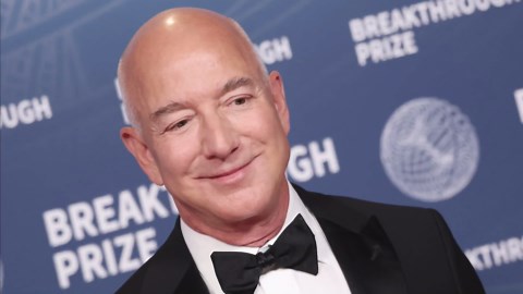 All about the Blue Origin space flight with Katy Perry, Lauren Sánchez, Gayle King, more