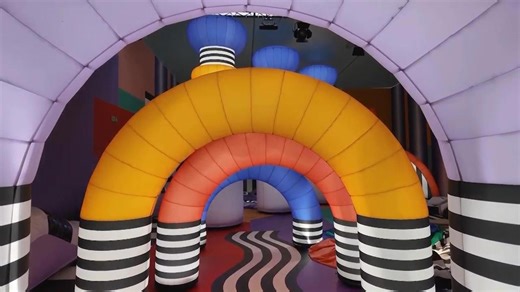 Balloons, bubbles and bouncing spheres: Inflatable art in Paris