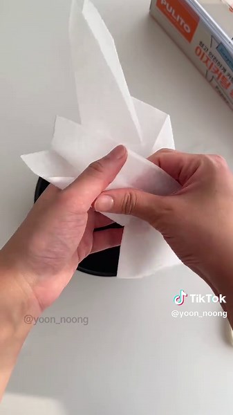 Baking Hack: Simplifying Cake Pan Lining