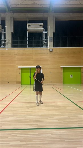 【公式】WAKU BATON SCHOOL on Instagram: ". もりぐち教室のYUINA☺️🌿 自主レッスンにも参加して頑張ってます！ . フラット2スピンに挑戦！ナイスキャッチ！❤️‍🔥 . #batontwirling #バトントワリング #バトンスクール #バトン教室 #大阪府 #守口市 #寝屋川市 #交野市 #堺市 #新規メンバー募集中 #見学無料 #instagram見たよ❣️で体験レッスン一回無料 #バトンが拡まりますように #世界が平和になりますように🙏"