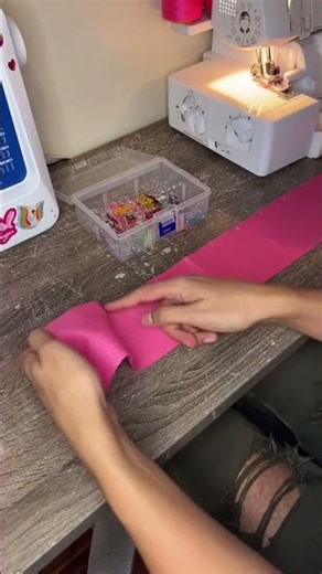How to make box pleats for pleated skirts, EASY tutorial! #sewing #sewingtips #sewinghacks