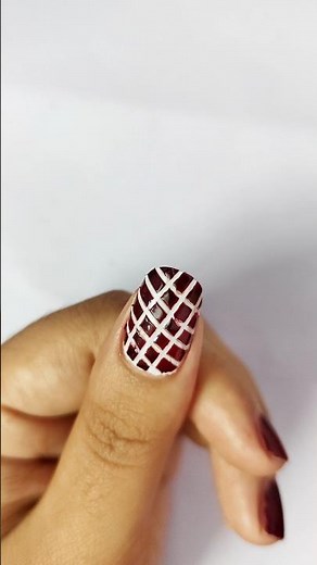 Easy Striping Nail Art At Home 🏡💅🏻#nails #nailart #trending #shorts #viralvideo