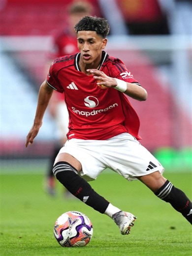 🚨 El Real Madrid estaría interesado en JJ Gabriel, la joya de 15 años del Manchester United que podría estar buscando una salida del club. El joven inglés admira al Madrid, pero su posible fichaje tiene varios obstáculos. 👀⚪️ #futbol #tiktokfootball #noticiasdefutbol #realmadrid #fyp #parati #viral