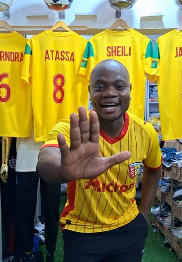 6.500F = MAILLOT FLOCAGE À EMMA SPORT 😱⚽ Personnalise ton style, porte ton nom, impose ton talent ! 💪🏾 Disponible maintenant chez EMMA SPORT 📞 229 67583727 / 229 57216800 #emmasport #flocage #football #fitness #flypシ