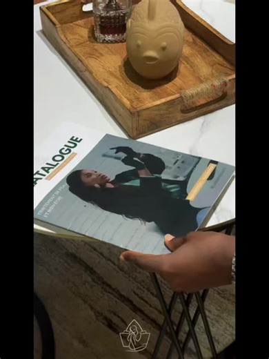 RELAX INN on Instagram: "❤️ 𝓙𝓞𝓨𝓔𝓤𝓢𝓔 𝓢𝓐𝓘𝓝𝓣 𝓥𝓐𝓛𝓔𝓝𝓣𝓘𝓝 𝓐 𝓥𝓞𝓤𝓢 𝓜𝓔𝓢 𝓘𝓝𝓝𝓢 ❤️ Aujourd’hui, on célèbre l’amour… mais n’oubliez pas de vous offrir aussi un moment pour vous 💆🏽‍♀️✨ En solo ou en couple, venez vivre un instant de détente et de bien-être chez 𝐑𝐄𝐋𝐀𝐗 𝐈𝐍𝐍 𝐇𝐎𝐔𝐒𝐄 🥰 Parce que l’amour commence par prendre soin de soi ❤️ 📍Rond-point ADO, face à la pharmacie – Val de Grâce 📞 07 07 74 67 59 #JoyeuseSaintValentin #SaintValentin #RelaxInnHouse #LoveAndRe