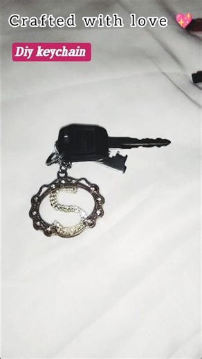 Diy keychain🗝️‪@craftedwithlove-24h‬ #diy#recycledart#craft#art#diycrafts#trendingart#art#keychain