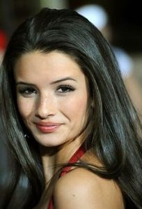 Alice Greczyn: Bio, Height, Weight, Measurements