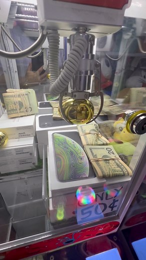 1M views · 9.3K reactions | Finding The HIDDEN KEY  #clawmachine #iphone14 #arcade #hacks | TYE Arcade | Facebook