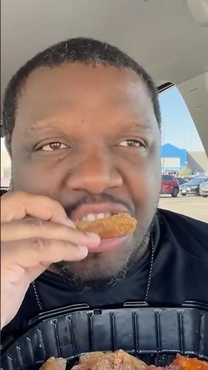 Have you tried chicken wings from Walmart???? 🍗 #walmart #walmartfinds #chickenwing #foodreview