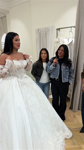 Salon Bridal Outlet à Paris : Robes de Mariée en Promo