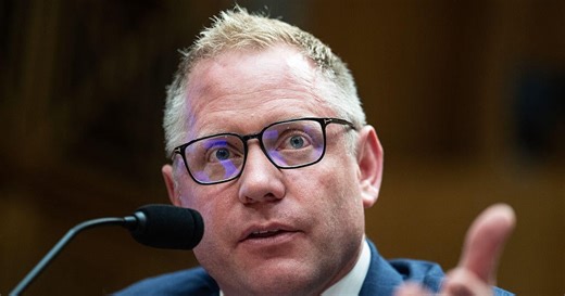 Tillis scolds Noem for leadership "disaster"