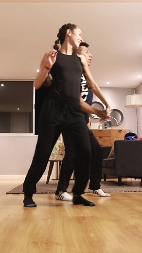 Bailando salsa en El Poblado 🇨🇴Medellín #salsadancing #salsa #dance #medellin #colombia #on1 #practicando #baile #pasos #combo | Salsa Colombia