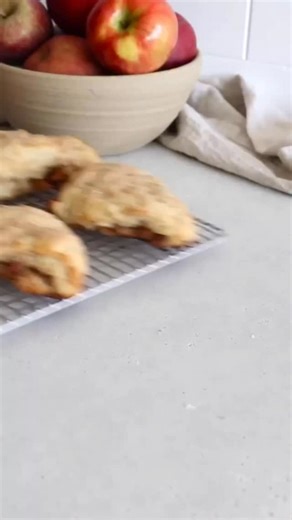 APPLE CINNAMON SCONES 🍎✨Flaky, delicate, and bursting with warm cinnamon-spiced apple filling. These cozy vegan scones taste like autumn in every bite. 🍂 Follow @chef.ani for more irresistible plant-based recipes and don’t forget to save this one below👇 🍎Apple Filling 2 apples (Cortland, Honeycrisp, or Arkansas Black) 3 tbsp brown sugar 2 tsp fresh lemon juice 1 tsp cinnamon ½ tsp allspice 1 tsp vanilla extract or vanilla bean paste 1. Chop the apples small and add to a medium saucepan with 