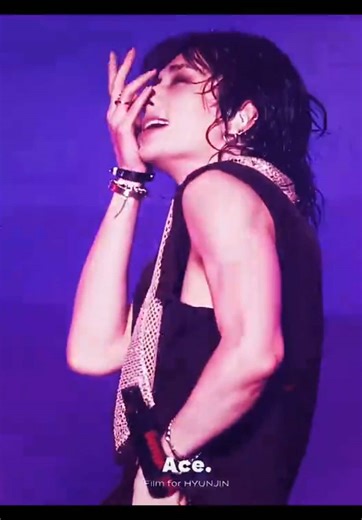 im back.. || ac: me #fyp #featxuhao #hyunjin #skz || scp: me kitsunara and yunxiscenes || #straykids || hwang hyunjin edit red hair hyunjin mama awards mma aaa you know i love a eater feeling on my body skz edit stray kids edit gayo daejeon