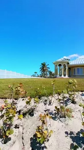 Welcome to Hidden Beach in Naples, Florida! In this video, we take...