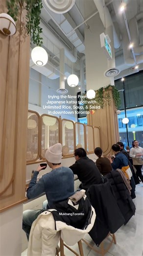 Finally tried this viral new spot in downtown toronto! Love that you can join the waitlist online 🫶🏻 I wish all the busy restaurants in toronto would implement it #toronto#viral