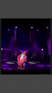 It’s been an honour and a pleasure performing my signature Champagne/Martini glass act on An Evening of Burlesque for the last decade. .It’s gives me so much joy brining this iconic act to theatres all over the country and also the many versions and re inventions of this act I have worked on over the years. .I’m currently touring my brand new martini glass my Dad made which i am so in love with 💖.I also adore working with the @lsheila_showgirls on this number and and very grateful to Jordan for