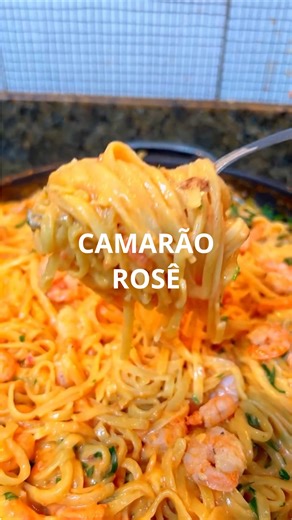 Seu Pescador | Peixaria Delivery on Instagram: "Camarão Rosê: um clássico irresistível! Cremoso, saboroso e perfeito para impressionar em qualquer ocasião. Ingredientes: - 400g de camarão limpo - 1 lata de Tomate Pelati e a mesma lata de água - 6 dentes de alho - 1 cebola triturada - 600g de Linguine - 1 xícara de creme de leite fresco - Água fervente para completar o molho - Azeite, Sal, Pimenta do reino e cheiro verde. Modo de Preparo: - Tempere antes o Camarão com sal e pimenta do reino. -