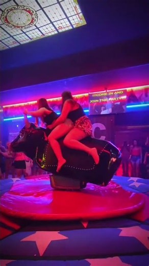 GIRLS ON BULL - CHICAS SOBRE EL TORO ♉🦬🐂🐃👀